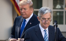 Ông Trump lại chỉ trích Chủ tịch Fed Powell vì không cắt giảm lãi suất