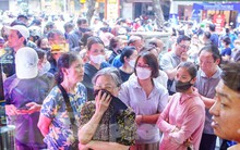 Cảnh tượng chưa từng thấy ở 'phố vàng' Hà Nội