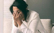 Mẹ chi 48 triệu đồng mua bảo hiểm cho con, lúc đứa trẻ mắc bệnh hiểm nghèo thì bị từ chối bồi thường, công ty BH thông báo: Bệnh chưa kéo dài đủ 180 ngày