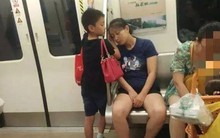 100 năm nữa, đây vẫn là bức ảnh "chuẩn mực" về cách dạy con: Cần gì báo đáp của ngon vật lạ, thế này là đủ rồi