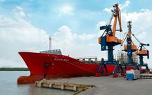 Công ty sở hữu đội tàu container lớn nhất Việt Nam đóng tàu mới gần 1.200 tỷ đồng, cổ phiếu tăng 80% sau 1 năm, lên đỉnh lịch sử