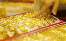 "Bay" 8 triệu đồng/lượng chưa đầy 24h, giá vàng trong nước sẽ giảm tới bao giờ?
