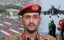 Houthi trả đũa tàu sân bay Mỹ sau khi bị không kích ồ ạt cảng nhiên liệu