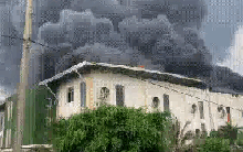 CLIP: Công an Tiền Giang và Long An đang khống chế vụ cháy rất lớn tại Khu Công nghiệp Tân Hương