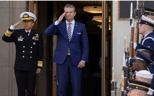 Bộ trưởng Quốc phòng Mỹ Pete Hegseth bị lộ thêm bê bối