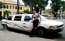 Nam ca sĩ sở hữu biệt thự dát vàng 100 tỷ đồng tại quận 1 TP.HCM: Nhà bị cắt điện 2 lần vì hết tiền, tự nhận “nghèo nhất showbiz”