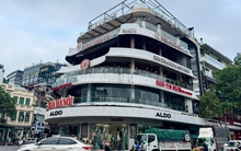 Tháo dỡ, chuyển đồ đạc khỏi tòa nhà "hàm cá mập" để chuẩn bị phá dỡ