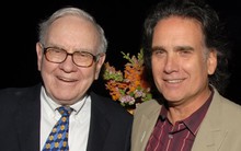 Được thừa kế lượng cổ phiếu Berkshire Hathaway trị giá 90.000 USD năm 19 tuổi, con trai Warren Buffett lập tức bán đi: 'Tôi muốn mua thứ có giá trị hơn tiền'