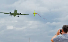 Máy bay đang hạ cánh Nội Bài, phi công phát hiện 'vật thể lạ' trước mặt