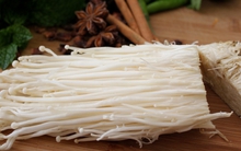 Nấm kim châm trắng đẹp coi chừng độc, muốn biết bị tẩm formaldehyde không thì xem 5 cách này