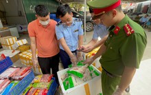 Hà Nội: Thu giữ hơn 800 kg nguyên liệu "xiên bẩn", đồ thả lẩu... không rõ nguồn gốc