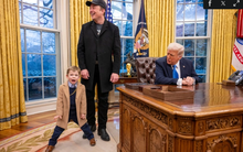 Tỷ phú Elon Musk tự chăm sóc con trai 4 tuổi: Ủng hộ việc trẻ nên tiếp xúc sớm với công nghệ, không tin cách nuôi dạy truyền thống