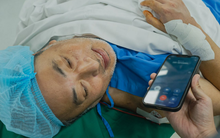Tình trạng của đạo diễn Nguyễn Quang Dũng sau khi bị nhồi máu cơ tim, nhập viện phẫu thuật gấp