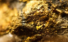 Anh nông dân phát hiện 150 tấn vàng khi đi thăm đồng