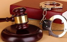 "Bịa chuyện" mua lại được lô đất không trúng đấu giá để chiếm đoạt hơn 936 triệu đồng, đối tượng dùng toàn bộ số tiền đánh bạc qua mạng