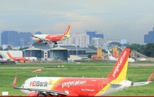 Giá vé nhiều chuyến bay tới TP.HCM dịp lễ 30/4 đắt đỏ vẫn 'cạn' chỗ