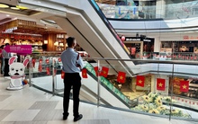 Không khí rất khác tại Vạn Hạnh Mall trong ngày cuối tuần: Có 2 khu vực đông khách hơn hẳn