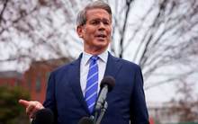 Tổng thống Trump tuyên bố áp thuế quan với một loạt nền kinh tế, Bộ trưởng Tài chính Mỹ lập tức thông báo: 'Các quốc gia đừng vội trả đũa'