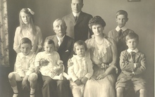 ''Vua dầu mỏ'' Rockefeller dạy con 5 điều: Toàn những thứ đơn giản nhưng giúp gia tộc giàu ‘‘nứt đố đổ vách’’, không phải cha mẹ nào cũng biết