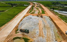 Thủ tướng nghiêm khắc phê bình 30 bộ, cơ quan, 27 địa phương chậm giải ngân vốn đầu tư công