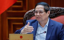 Thủ tướng: Phải có giải pháp hỗ trợ người dân, doanh nghiệp trong lúc khó khăn