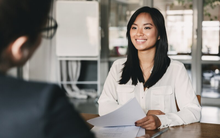 Nhà tuyển dụng hỏi: “Mẹ của Gia Cát Lượng mang họ gì?”, cô gái 9X trả lời 1 câu được khen quá thông minh, lập tức có việc