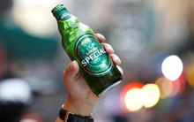 Công ty bia lớn nhất Việt Nam muốn nâng cổ tức tiền mặt lên 50%, cổ phiếu bất ngờ "lùi" về đáy lịch sử