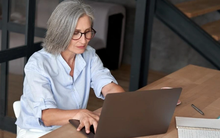 Gắn bó với công ty 30 năm, người phụ nữ bị “cắt giảm nhân sự” vì không đủ năng lực: Quyết không giao chìa khóa khiến quản lý gặp rắc rối lớn