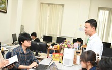 Người trẻ nghiện mạng xã hội