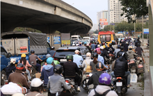 Hết lễ: Người dân ùn ùn trở lại thành phố sau kỳ nghỉ Giỗ Tổ Hùng Vương