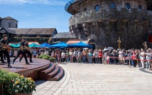 Du lịch gặt hái "mùa vàng"