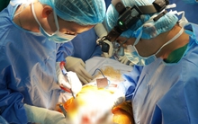 Vợ người hiến tạng cứu 7 người: 'Tôi muốn anh ấy sống theo cách khác'