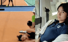 Kỳ Hân mặt nhợt nhạt, được phục vục đặc biệt vì ngồi xe lăn tại sân bay sau chấn thương gây sốc trên sân pickleball