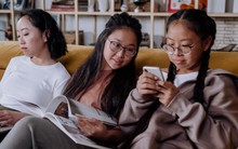 Kiếm tiền trước hay dành thời gian cho con cái trước? 20 năm sau, kết quả thật đáng kinh ngạc