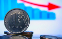 Nga 'thấm đòn' trừng phạt của phương Tây?: Kinh tế bắt đầu sụt giảm sau đợt tăng trưởng nóng, ngân hàng trung ương thừa nhận đang gặp 'áp lực' lớn