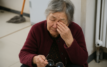 Cụ ông để lại 3 căn hộ 142 tỷ đồng cho giúp việc, người vợ “tay trắng” đâm đơn kiện: Tòa khẳng định di chúc không có hiệu lực