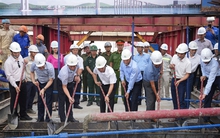 Cầu vượt cửa biển 2.400 tỷ đồng dài nhất miền Trung vừa đạt dấu mốc quan trọng