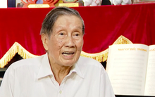 'Như có Bác trong ngày đại thắng' hay 'Như có Bác Hồ trong ngày vui đại thắng'?