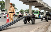 Hà Nội: Xử lý gần 250 triệu đồng vi phạm liên quan xe tự chế, chở hàng cồng kềnh