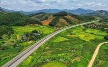 Thảm mặt đường cao tốc Nội Bài - Lào Cai khi trời mưa, VEC chính thức lên tiếng