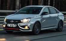 Xe Lada của Nga xếp đầy bãi, sắp bán cho người Việt: Giá rất rẻ, xe rất bền nhưng số đông sẽ chọn xe khác?