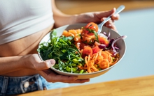 Giáo sư 96 tuổi mách bí quyết kéo dài tuổi thọ thêm 20%: Nghiên cứu Mỹ ủng hộ, người Nhật làm từ lâu