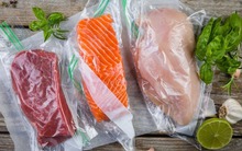Nguy cơ nhiễm độc tiềm ẩn với cách bảo quản thực phẩm bằng hút chân không
