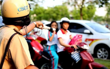 3 trường hợp này đi xe máy không đội mũ bảo hiểm cũng không bị CSGT xử phạt theo Nghị định 168