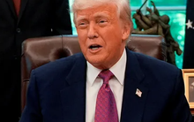 Dãy số lạ của cựu giám đốc FBI khiến Tổng thống Donald Trump lên tiếng