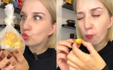 Loại quả chát xít, ngày xưa ăn với muối ớt “cho vui”, giờ thành đặc sản phố cổ Hà Nội khiến khách Tây phát cuồng