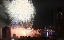 Đua nhau bán chỗ ngồi sân thượng xem pháo hoa Đà Nẵng