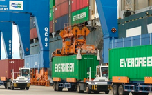 Được cán bộ hải quan tiếp tay, hơn 1.800 tỉ đồng hàng lậu "tuồn" qua đường chính ngạch