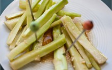 Đừng ném 3 siêu thực phẩm này đi nữa! 1 thứ trên bông cải xanh, quả táo và quả nho tưởng rác hóa kho dinh dưỡng