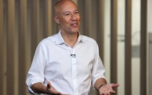 Dành hơn 1 thập làm việc dưới trướng Bill Gates và Jeff Bezos, người đàn ông sau này trở thành CEO của hãng gọi xe nổi tiếng